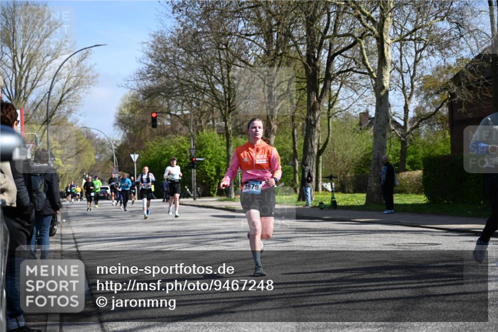 12.04.2026 - 45. Internationalen Wilhelmsburger Insellauf J. Mangold http://msf.ph/oto/9467248 12.04.2026 11:04:38 Ziel 3615, 2211, 3978, 4484, 4486, 3678, 2204, 5570, 3679, 3064, 2225, 2203, 2415, 3130, 4286, 4286, 4516, 5043, 2730, 2193, 4440, 4870, 2530, 3743 meine-sportfotos.de