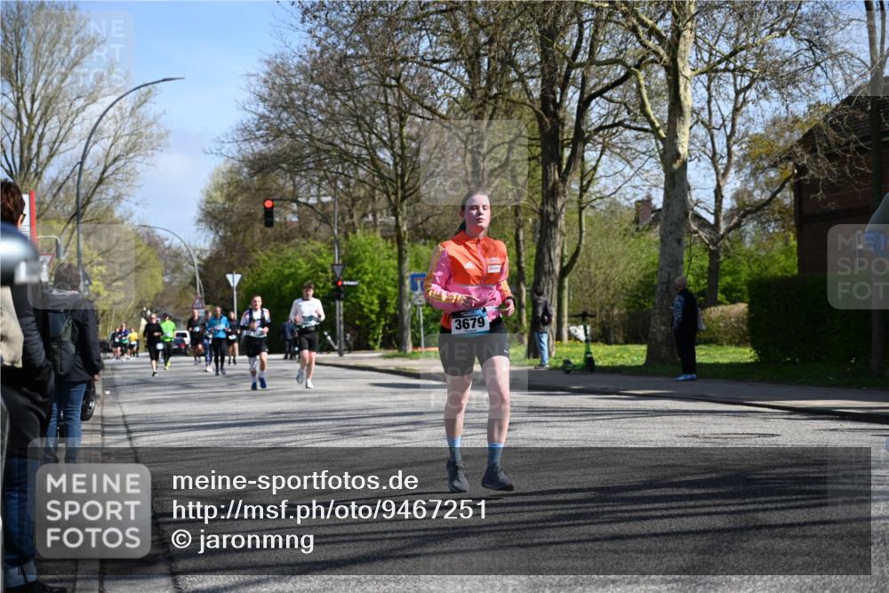 12.04.2026 - 45. Internationalen Wilhelmsburger Insellauf J. Mangold http://msf.ph/oto/9467251 12.04.2026 11:04:38 Ziel 3615, 2211, 3978, 4484, 4486, 3678, 2204, 5570, 3679, 3064, 2225, 2203, 2415, 3130, 4286, 4286, 4516, 5043, 2730, 2193, 4440, 4870, 2530, 3743 meine-sportfotos.de