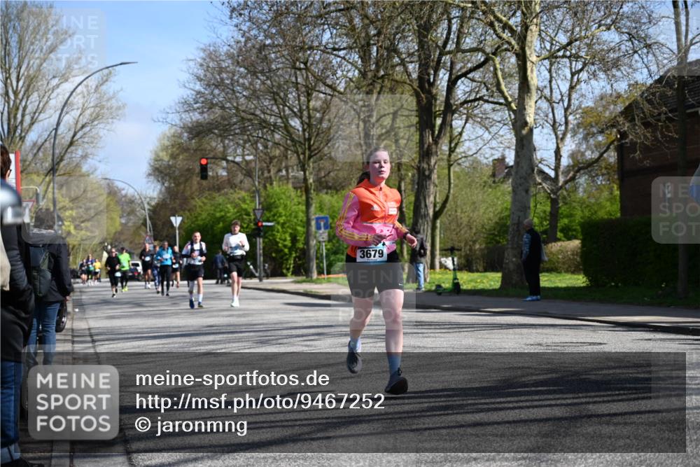 12.04.2026 - 45. Internationalen Wilhelmsburger Insellauf J. Mangold http://msf.ph/oto/9467252 12.04.2026 11:04:38 Ziel 3615, 2211, 3978, 4484, 4486, 3678, 2204, 5570, 3679, 3064, 2225, 2203, 2415, 3130, 4286, 4286, 4516, 5043, 2730, 2193, 4440, 4870, 2530, 3743 meine-sportfotos.de