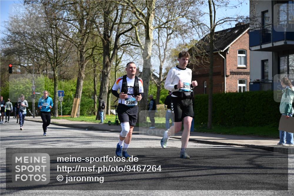 12.04.2026 - 45. Internationalen Wilhelmsburger Insellauf J. Mangold http://msf.ph/oto/9467264 12.04.2026 11:04:45 Ziel 3978, 4484, 4486, 3678, 2204, 5570, 3679, 3064, 2225, 2203, 2415, 3130, 4286, 4516, 5043, 2730, 2193, 4440, 4870, 4870, 2530, 3743, 5748, 4464, 5810 meine-sportfotos.de