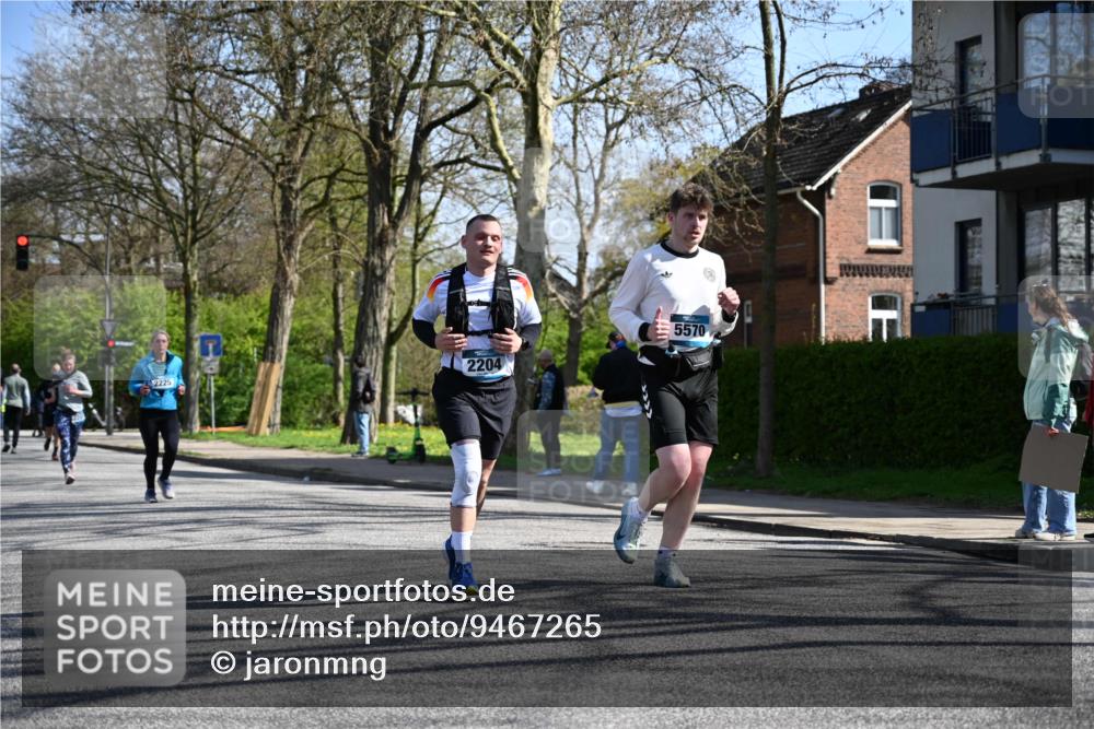 12.04.2026 - 45. Internationalen Wilhelmsburger Insellauf J. Mangold http://msf.ph/oto/9467265 12.04.2026 11:04:45 Ziel 3978, 4484, 4486, 3678, 2204, 5570, 3679, 3064, 2225, 2203, 2415, 3130, 4286, 4516, 5043, 2730, 2193, 4440, 4870, 4870, 2530, 3743, 5748, 4464, 5810 meine-sportfotos.de