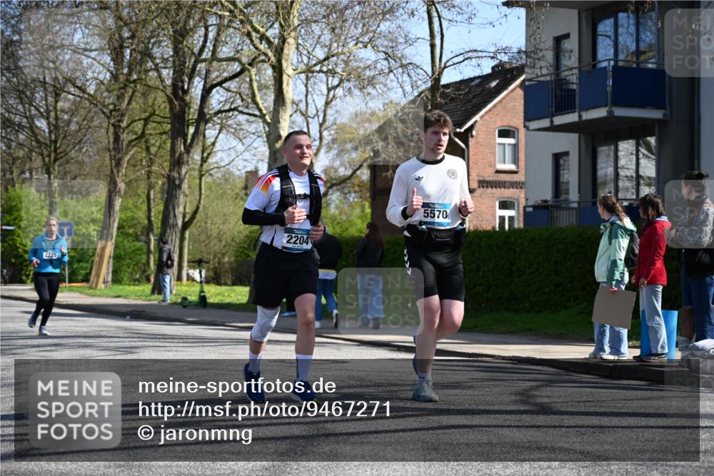 12.04.2026 - 45. Internationalen Wilhelmsburger Insellauf J. Mangold http://msf.ph/oto/9467271 12.04.2026 11:04:46 Ziel 3978, 4484, 4486, 3678, 2204, 5570, 3679, 3064, 2225, 2203, 2415, 2203, 2415, 3130, 4286, 4516, 5043, 2730, 2193, 4440, 4870, 2530, 2530, 3743, 5748, 4464, 5810 meine-sportfotos.de