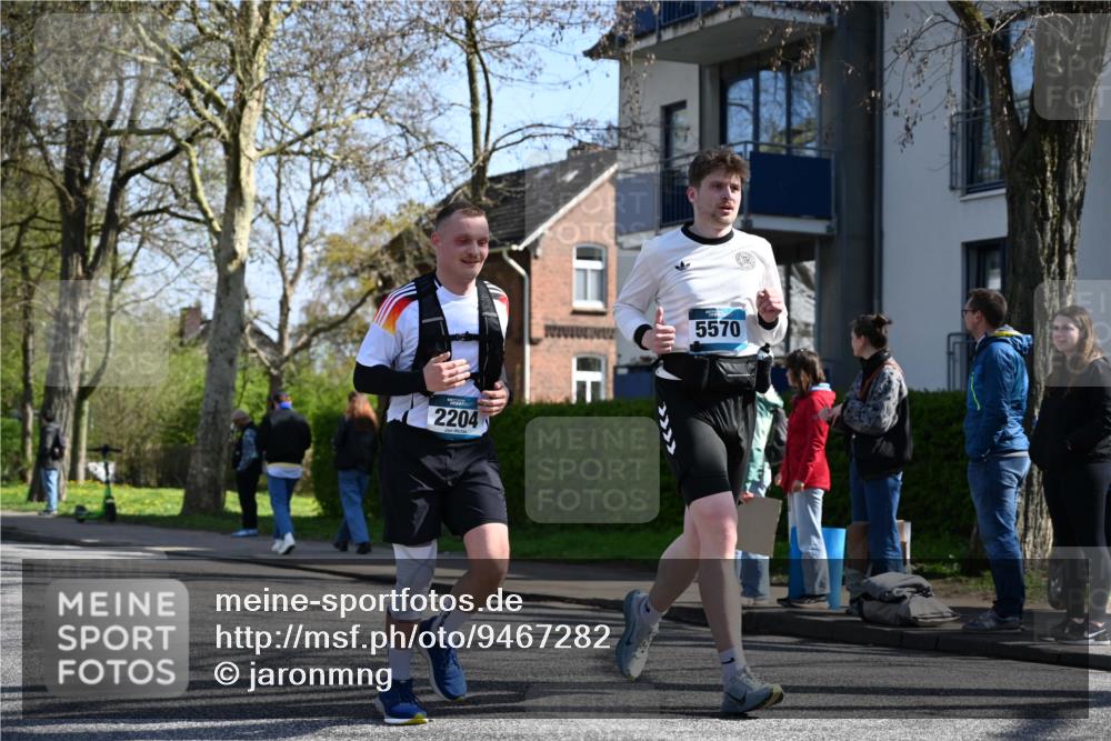 12.04.2026 - 45. Internationalen Wilhelmsburger Insellauf J. Mangold http://msf.ph/oto/9467282 12.04.2026 11:04:46 Ziel 3978, 4484, 4486, 3678, 2204, 5570, 3679, 3064, 2225, 2203, 2415, 2203, 2415, 3130, 4286, 4516, 5043, 2730, 2193, 4440, 4870, 2530, 2530, 3743, 5748, 4464, 5810 meine-sportfotos.de