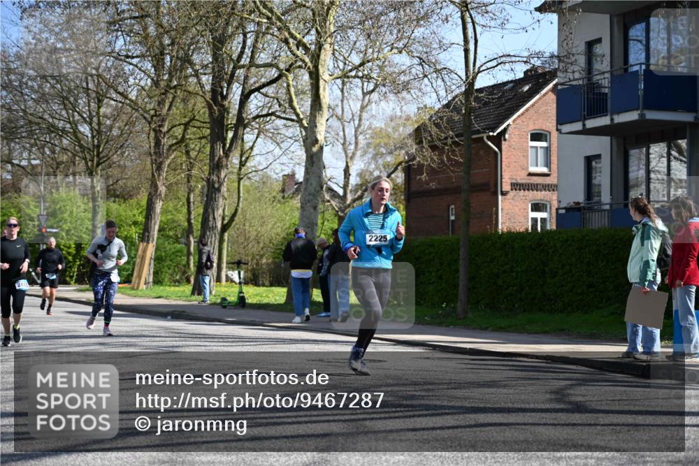 12.04.2026 - 45. Internationalen Wilhelmsburger Insellauf J. Mangold http://msf.ph/oto/9467287 12.04.2026 11:04:49 Ziel 4484, 4486, 3678, 2204, 5570, 3679, 3064, 2225, 2203, 2415, 3130, 3130, 4286, 4516, 5043, 2730, 2193, 4440, 4870, 2530, 3743, 5748, 4464, 5810, 3322 meine-sportfotos.de