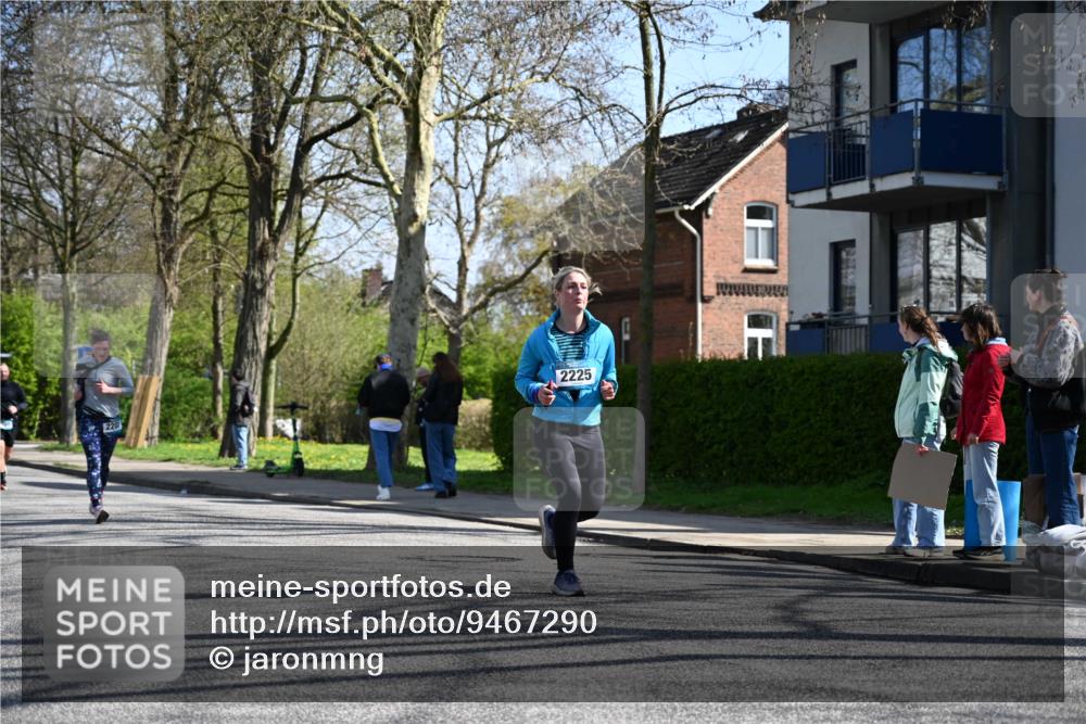 12.04.2026 - 45. Internationalen Wilhelmsburger Insellauf J. Mangold http://msf.ph/oto/9467290 12.04.2026 11:04:49 Ziel 4484, 4486, 3678, 2204, 5570, 3679, 3064, 2225, 2203, 2415, 3130, 3130, 4286, 4516, 5043, 2730, 2193, 4440, 4870, 2530, 3743, 5748, 4464, 5810, 3322 meine-sportfotos.de