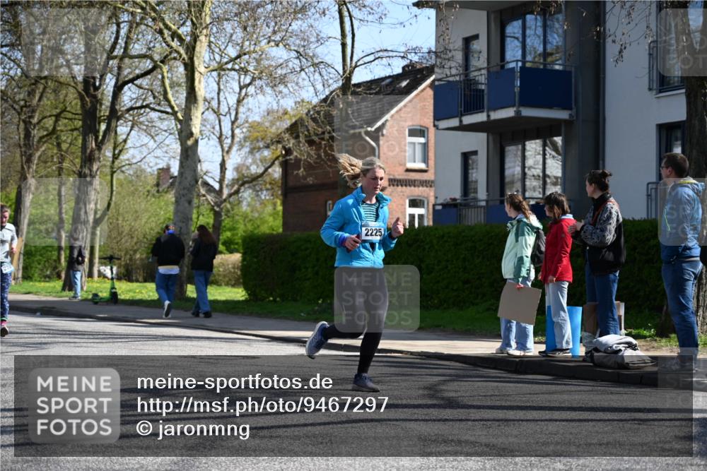 12.04.2026 - 45. Internationalen Wilhelmsburger Insellauf J. Mangold http://msf.ph/oto/9467297 12.04.2026 11:04:49 Ziel 4484, 4486, 3678, 2204, 5570, 3679, 3064, 2225, 2203, 2415, 3130, 3130, 4286, 4516, 5043, 2730, 2193, 4440, 4870, 2530, 3743, 5748, 4464, 5810, 3322 meine-sportfotos.de