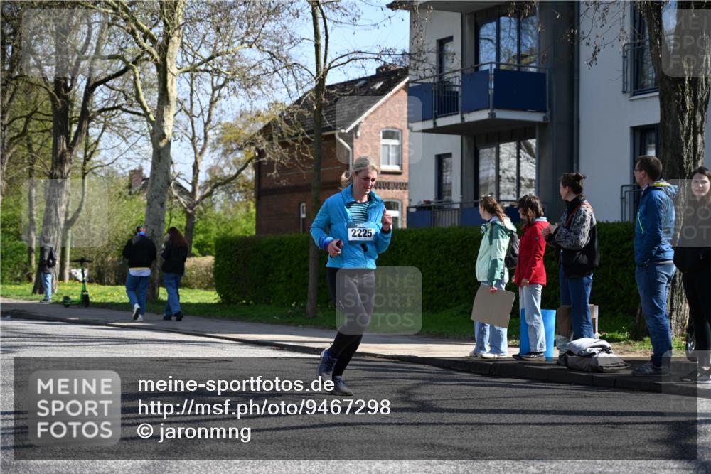 12.04.2026 - 45. Internationalen Wilhelmsburger Insellauf J. Mangold http://msf.ph/oto/9467298 12.04.2026 11:04:49 Ziel 4484, 4486, 3678, 2204, 5570, 3679, 3064, 2225, 2203, 2415, 3130, 3130, 4286, 4516, 5043, 2730, 2193, 4440, 4870, 2530, 3743, 5748, 4464, 5810, 3322 meine-sportfotos.de