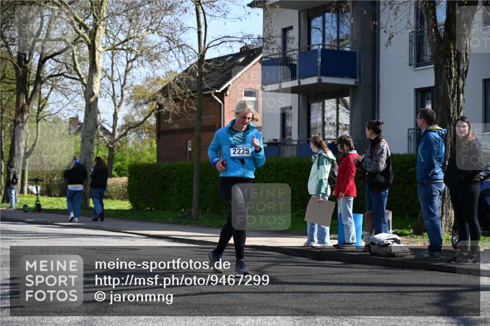 12.04.2026 - 45. Internationalen Wilhelmsburger Insellauf J. Mangold http://msf.ph/oto/9467299 12.04.2026 11:04:49 Ziel 4484, 4486, 3678, 2204, 5570, 3679, 3064, 2225, 2203, 2415, 3130, 3130, 4286, 4516, 5043, 2730, 2193, 4440, 4870, 2530, 3743, 5748, 4464, 5810, 3322 meine-sportfotos.de