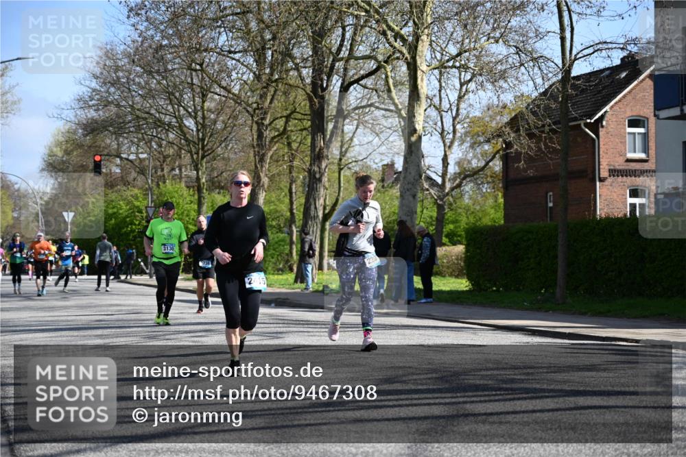 12.04.2026 - 45. Internationalen Wilhelmsburger Insellauf J. Mangold http://msf.ph/oto/9467308 12.04.2026 11:04:51 Ziel 3678, 2204, 5570, 3679, 3064, 2225, 2203, 2415, 3130, 4286, 4516, 5043, 4516, 5043, 2730, 2193, 4440, 4870, 2530, 3743, 5748, 4464, 5748, 4464, 5810, 3322, 3420 meine-sportfotos.de