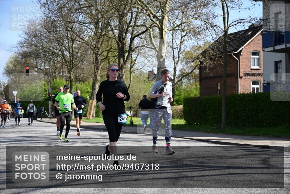 12.04.2026 - 45. Internationalen Wilhelmsburger Insellauf J. Mangold http://msf.ph/oto/9467318 12.04.2026 11:04:52 Ziel 2204, 5570, 3679, 3064, 2225, 2203, 2415, 3130, 4286, 4516, 5043, 2730, 2193, 4440, 4870, 2530, 3743, 5748, 4464, 5810, 3322, 3420 meine-sportfotos.de