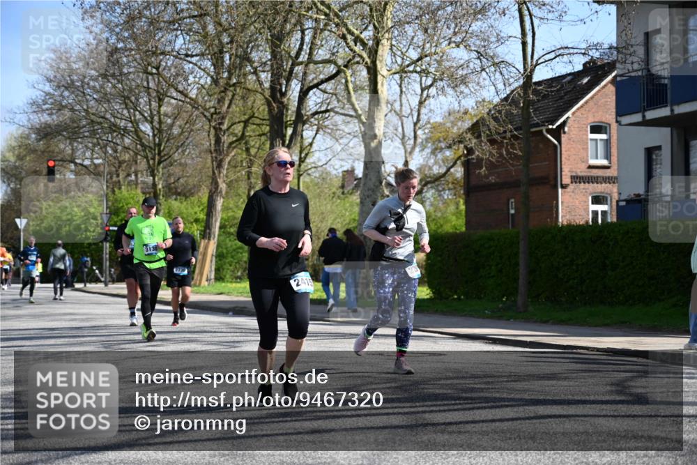 12.04.2026 - 45. Internationalen Wilhelmsburger Insellauf J. Mangold http://msf.ph/oto/9467320 12.04.2026 11:04:52 Ziel 2204, 5570, 3679, 3064, 2225, 2203, 2415, 3130, 4286, 4516, 5043, 2730, 2193, 4440, 4870, 2530, 3743, 5748, 4464, 5810, 3322, 3420 meine-sportfotos.de