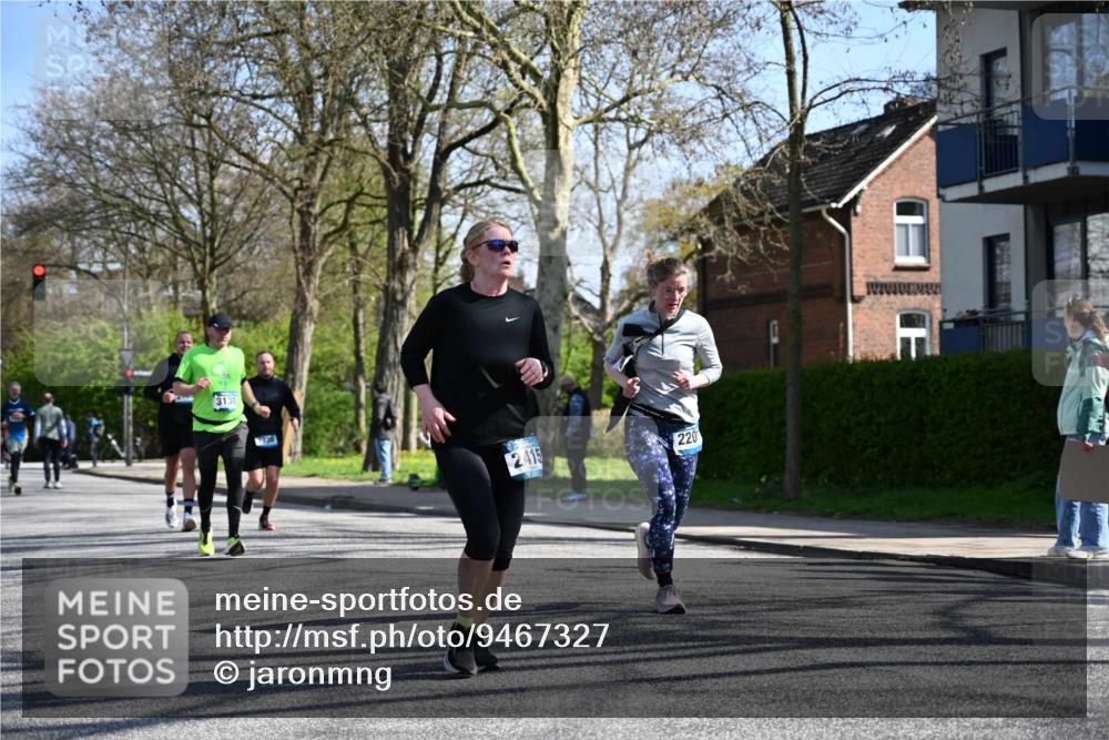12.04.2026 - 45. Internationalen Wilhelmsburger Insellauf J. Mangold http://msf.ph/oto/9467327 12.04.2026 11:04:52 Ziel 2204, 5570, 3679, 3064, 2225, 2203, 2415, 3130, 4286, 4516, 5043, 2730, 2193, 4440, 4870, 2530, 3743, 5748, 4464, 5810, 3322, 3420 meine-sportfotos.de