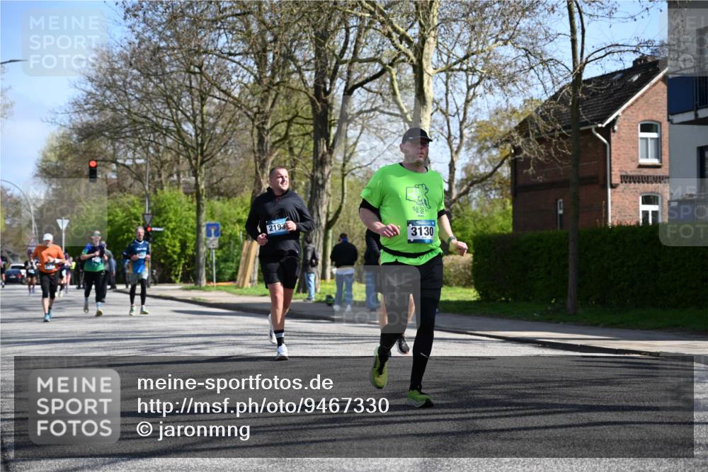 12.04.2026 - 45. Internationalen Wilhelmsburger Insellauf J. Mangold http://msf.ph/oto/9467330 12.04.2026 11:04:55 Ziel 3679, 3064, 2225, 2203, 2415, 3130, 4286, 4516, 5043, 2730, 2193, 4440, 4440, 4870, 2530, 3743, 5748, 4464, 5810, 3322, 3420 meine-sportfotos.de