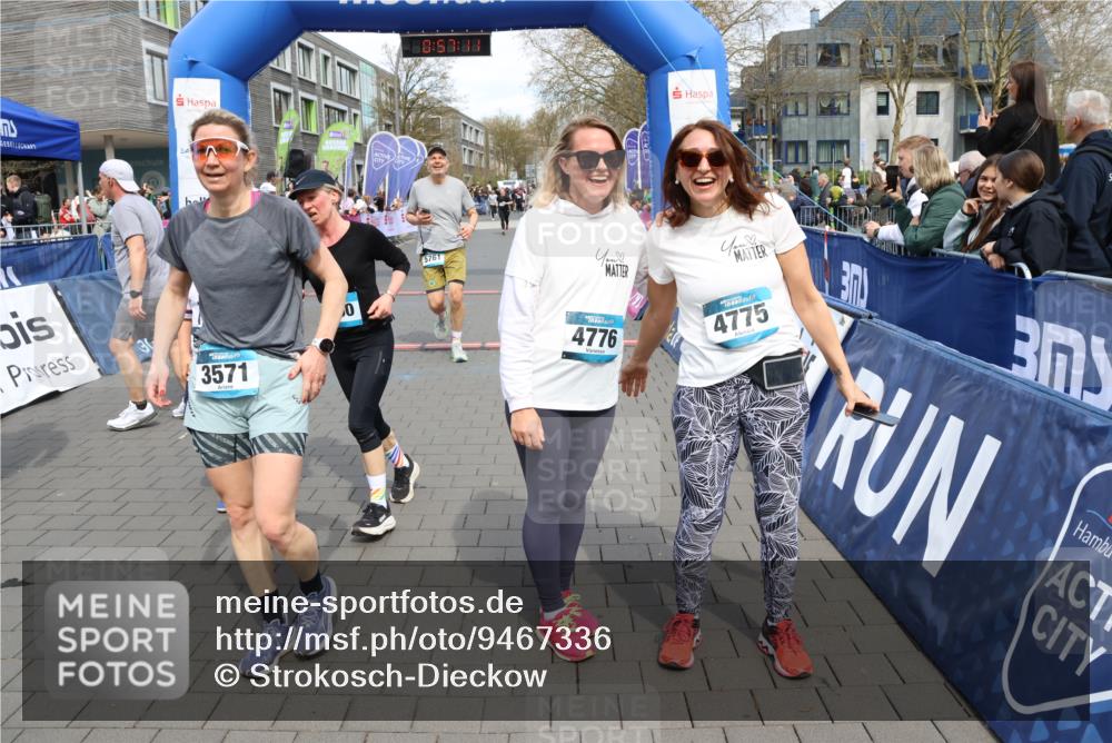 12.04.2026 - 45. Internationalen Wilhelmsburger Insellauf Strokosch-Dieckow http://msf.ph/oto/9467336 12.04.2026 13:10:11 Ziel 5760, 3019, 3440, 5761, 4335 meine-sportfotos.de