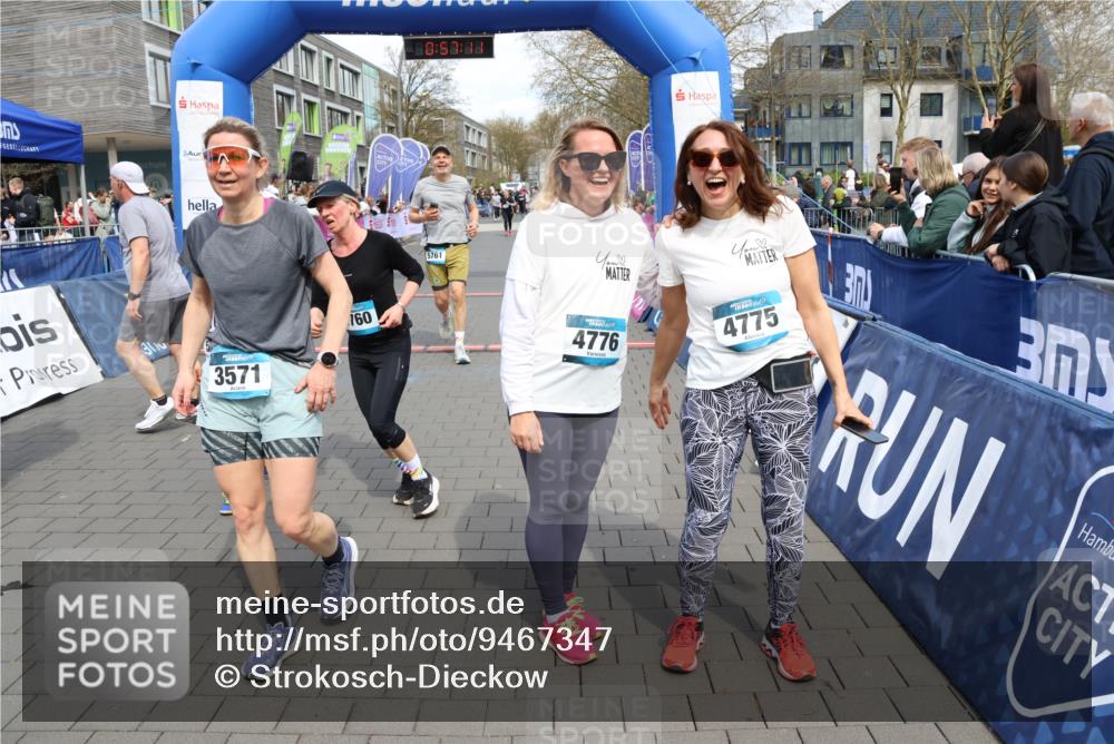 12.04.2026 - 45. Internationalen Wilhelmsburger Insellauf Strokosch-Dieckow http://msf.ph/oto/9467347 12.04.2026 13:10:11 Ziel 5760, 3019, 3440, 5761, 4335 meine-sportfotos.de
