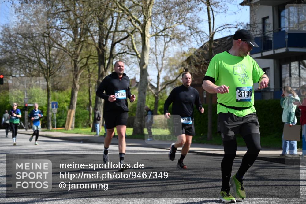 12.04.2026 - 45. Internationalen Wilhelmsburger Insellauf J. Mangold http://msf.ph/oto/9467349 12.04.2026 11:04:56 Ziel 3064, 2225, 2203, 2415, 3130, 4286, 4516, 5043, 2730, 2193, 4440, 4870, 2530, 3743, 5748, 4464, 5810, 3322, 3420 meine-sportfotos.de
