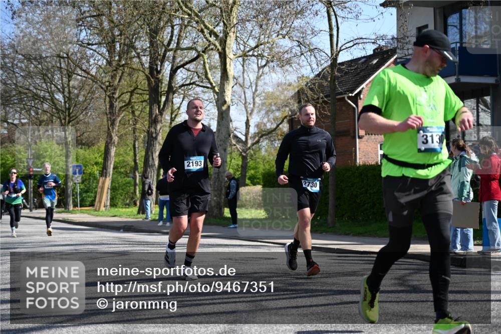 12.04.2026 - 45. Internationalen Wilhelmsburger Insellauf J. Mangold http://msf.ph/oto/9467351 12.04.2026 11:04:56 Ziel 3064, 2225, 2203, 2415, 3130, 4286, 4516, 5043, 2730, 2193, 4440, 4870, 2530, 3743, 5748, 4464, 5810, 3322, 3420 meine-sportfotos.de