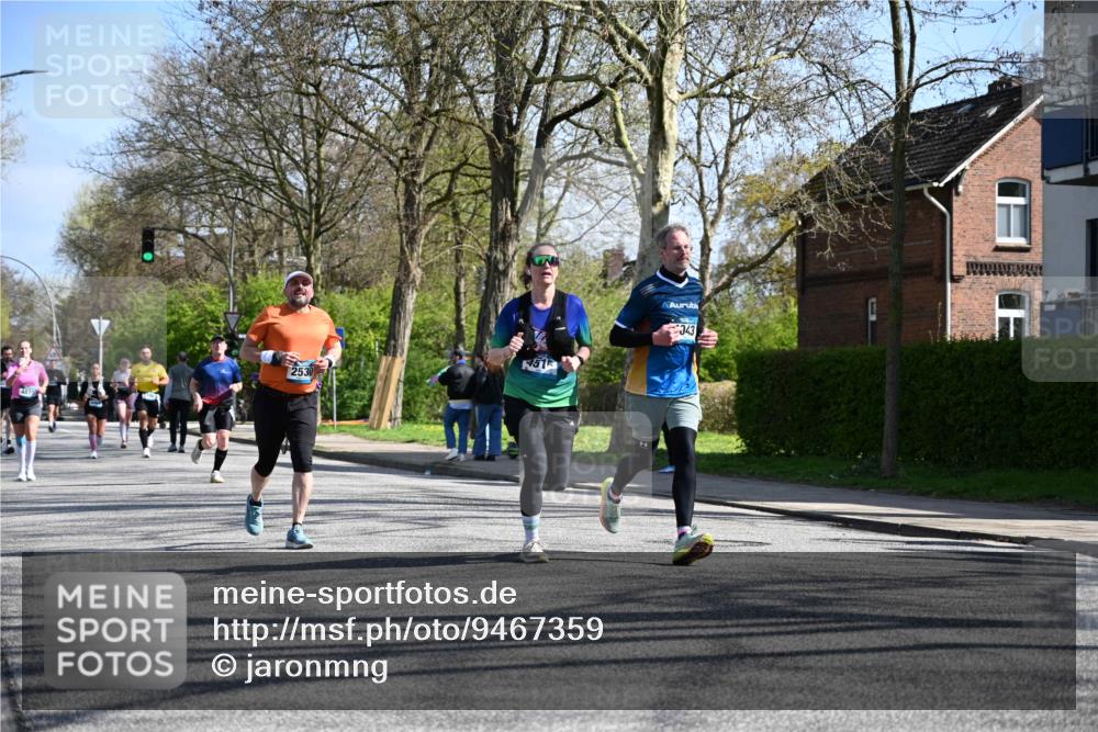 12.04.2026 - 45. Internationalen Wilhelmsburger Insellauf J. Mangold http://msf.ph/oto/9467359 12.04.2026 11:05:01 Ziel 2225, 2203, 2415, 3130, 4286, 4516, 5043, 2730, 2193, 4440, 4870, 2530, 3743, 5748, 4464, 5810, 3322, 3420, 3920 meine-sportfotos.de