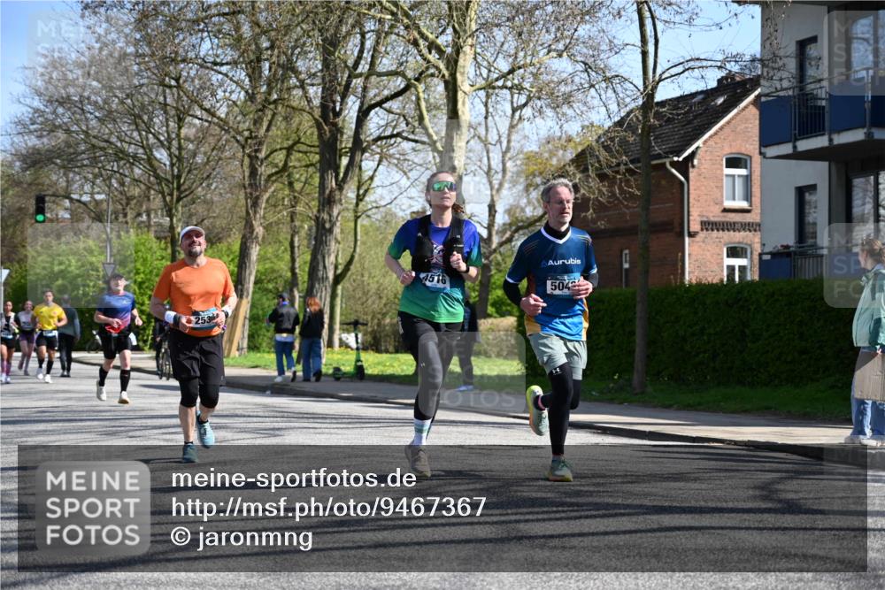 12.04.2026 - 45. Internationalen Wilhelmsburger Insellauf J. Mangold http://msf.ph/oto/9467367 12.04.2026 11:05:01 Ziel 2225, 2203, 2415, 3130, 4286, 4516, 5043, 2730, 2193, 4440, 4870, 2530, 3743, 5748, 4464, 5810, 3322, 3420, 3920 meine-sportfotos.de