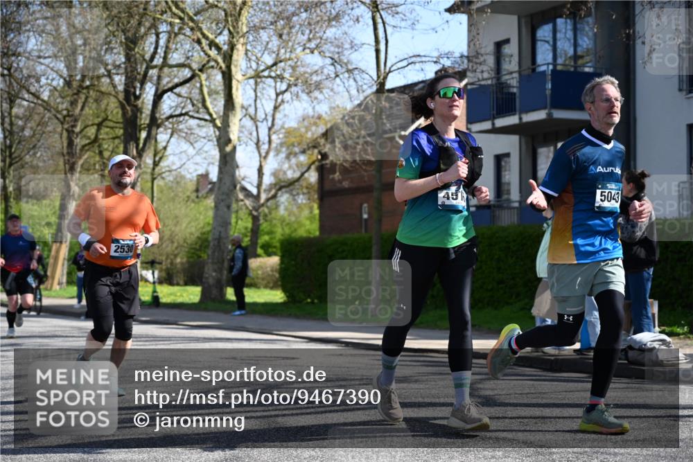 12.04.2026 - 45. Internationalen Wilhelmsburger Insellauf J. Mangold http://msf.ph/oto/9467390 12.04.2026 11:05:02 Ziel 2225, 2203, 2415, 3130, 4286, 4516, 5043, 2730, 2193, 4440, 4870, 2530, 3743, 3743, 5748, 4464, 5810, 3322, 3420, 3920, 2267 meine-sportfotos.de