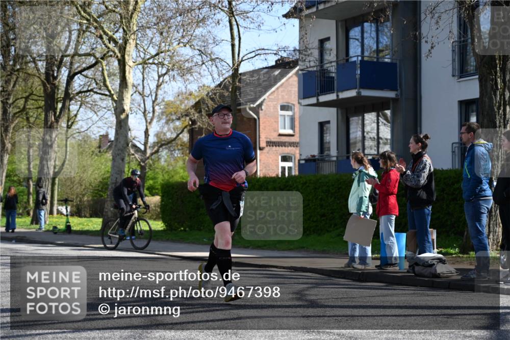 12.04.2026 - 45. Internationalen Wilhelmsburger Insellauf J. Mangold http://msf.ph/oto/9467398 12.04.2026 11:05:05 Ziel 2225, 2203, 2415, 3130, 4286, 4516, 5043, 2730, 2193, 4440, 4870, 2530, 3743, 5748, 4464, 5810, 3322, 3420, 3920, 2267, 2268, 2767 meine-sportfotos.de
