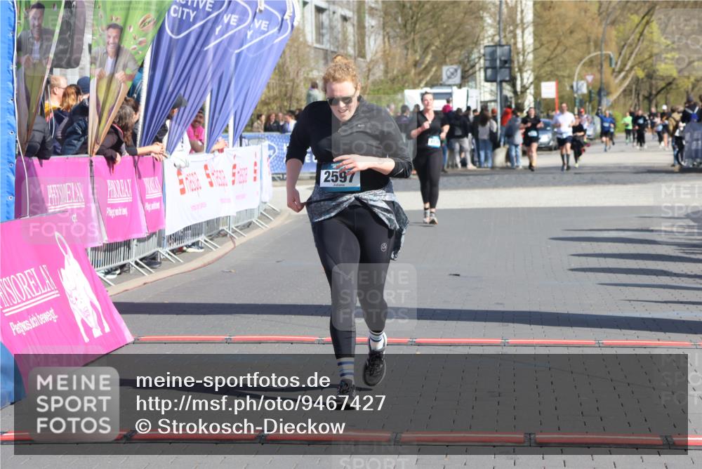 12.04.2026 - 45. Internationalen Wilhelmsburger Insellauf Strokosch-Dieckow http://msf.ph/oto/9467427 12.04.2026 11:17:45 Ziel 2597 meine-sportfotos.de