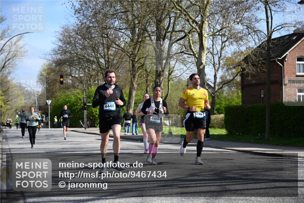 12.04.2026 - 45. Internationalen Wilhelmsburger Insellauf J. Mangold http://msf.ph/oto/9467434 12.04.2026 11:05:09 Ziel 2203, 2415, 3130, 4286, 4516, 5043, 2730, 2193, 4440, 4870, 2530, 3743, 5748, 4464, 5810, 3322, 3420, 3920, 2267, 2268, 2767, 2481, 2449 meine-sportfotos.de