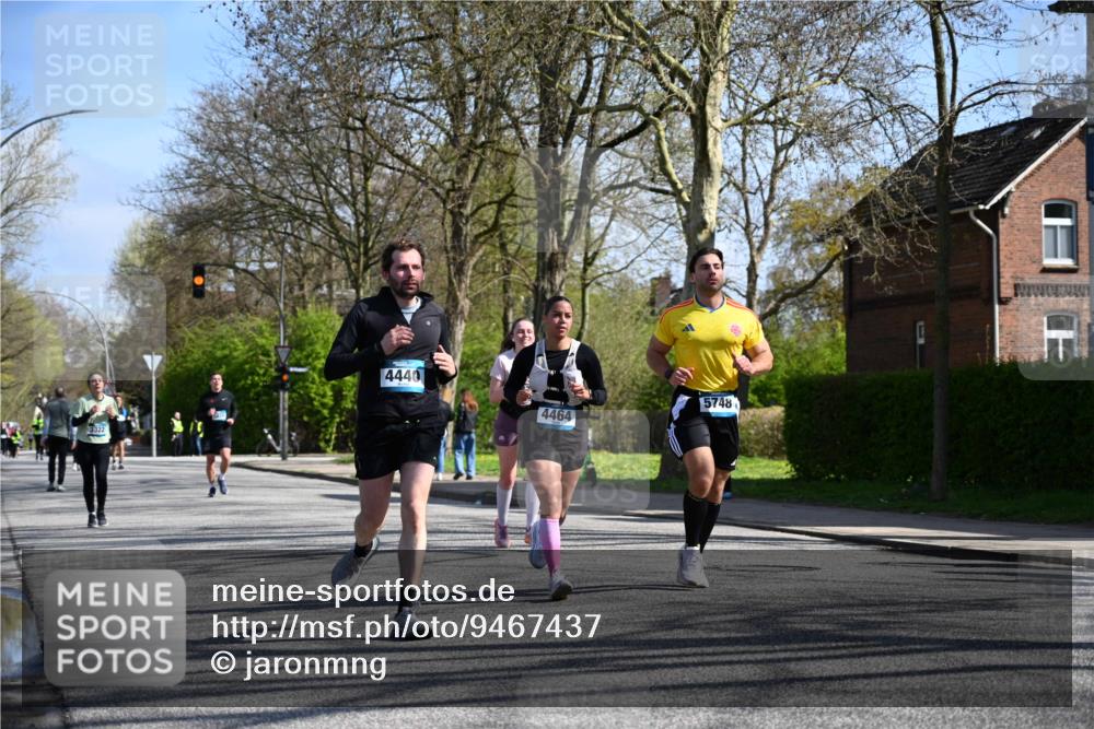 12.04.2026 - 45. Internationalen Wilhelmsburger Insellauf J. Mangold http://msf.ph/oto/9467437 12.04.2026 11:05:09 Ziel 2203, 2415, 3130, 4286, 4516, 5043, 2730, 2193, 4440, 4870, 2530, 3743, 5748, 4464, 5810, 3322, 3420, 3920, 2267, 2268, 2767, 2481, 2449 meine-sportfotos.de