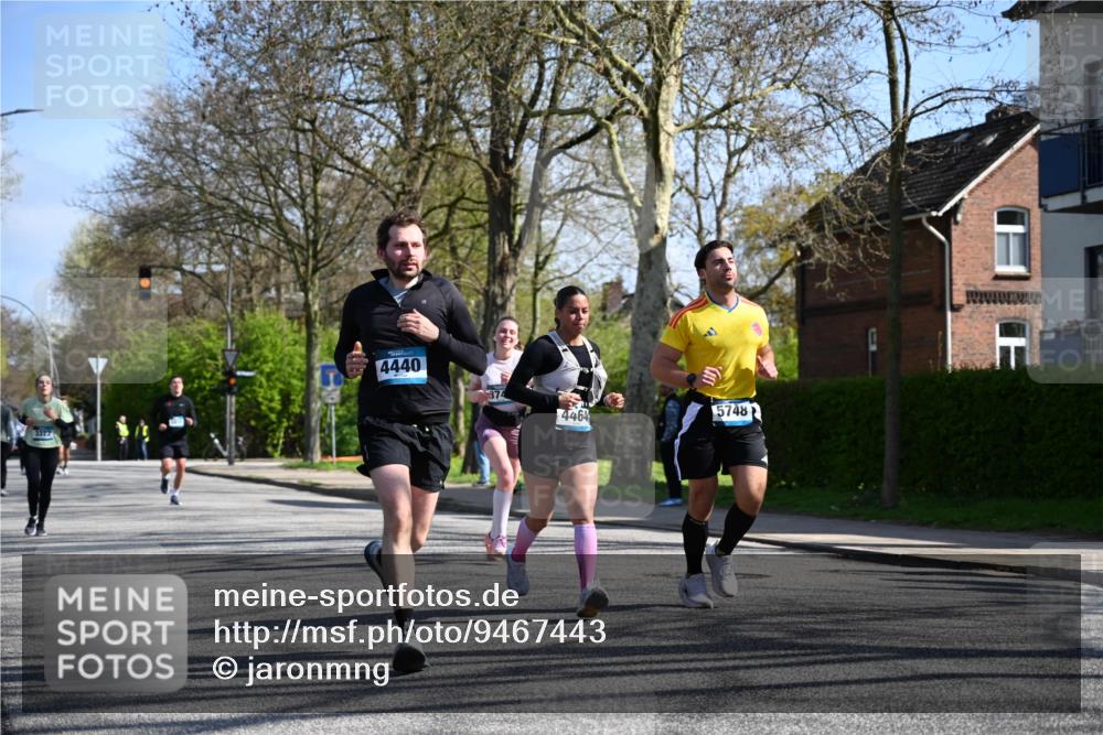 12.04.2026 - 45. Internationalen Wilhelmsburger Insellauf J. Mangold http://msf.ph/oto/9467443 12.04.2026 11:05:09 Ziel 2203, 2415, 3130, 4286, 4516, 5043, 2730, 2193, 4440, 4870, 2530, 3743, 5748, 4464, 5810, 3322, 3420, 3920, 2267, 2268, 2767, 2481, 2449 meine-sportfotos.de