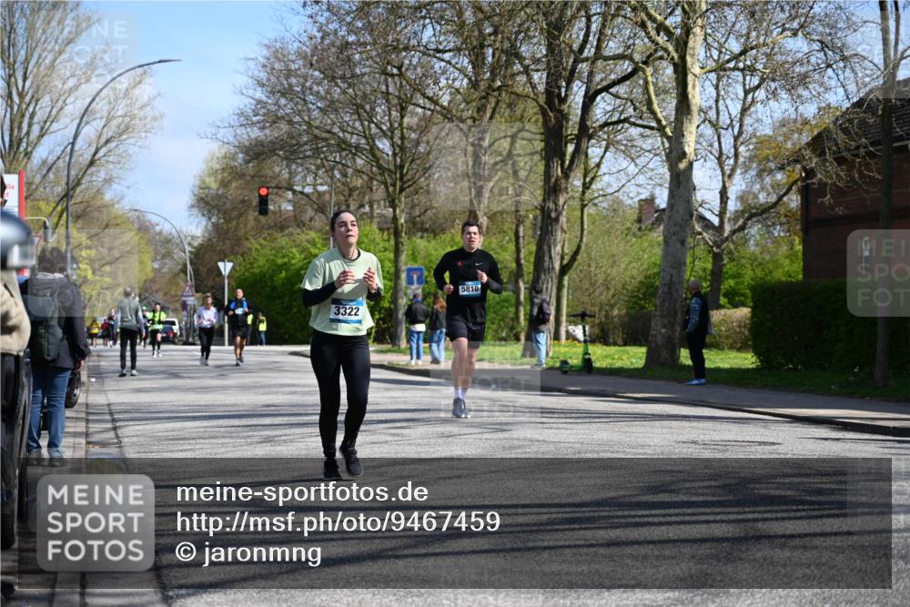 12.04.2026 - 45. Internationalen Wilhelmsburger Insellauf J. Mangold http://msf.ph/oto/9467459 12.04.2026 11:05:14 Ziel 3130, 4286, 4516, 5043, 2730, 2193, 4440, 4870, 2530, 3743, 5748, 4464, 5810, 3322, 3420, 3920, 2267, 2267, 2268, 2767, 2481, 2449, 4865, 4188, 2749 meine-sportfotos.de