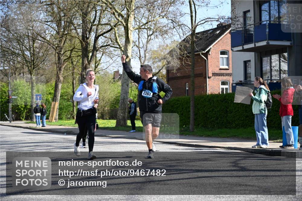 12.04.2026 - 45. Internationalen Wilhelmsburger Insellauf J. Mangold http://msf.ph/oto/9467482 12.04.2026 11:05:27 Ziel 3743, 5748, 4464, 5810, 3322, 3420, 3920, 2267, 2268, 2268, 2767, 2481, 2449, 4865, 4188, 2749, 4477, 4476, 5818, 3717 meine-sportfotos.de
