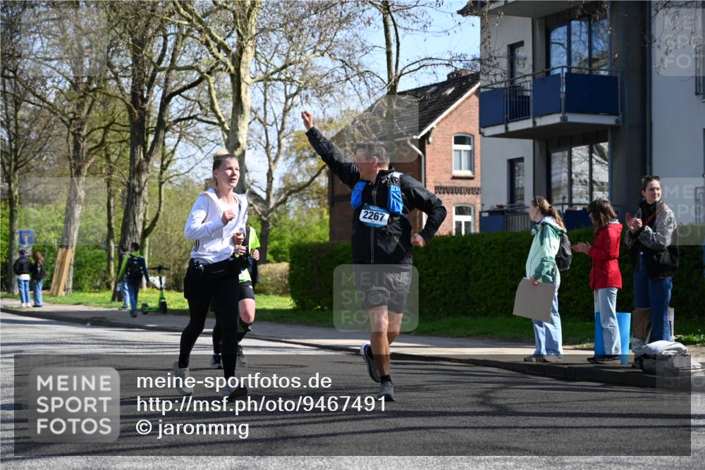 12.04.2026 - 45. Internationalen Wilhelmsburger Insellauf J. Mangold http://msf.ph/oto/9467491 12.04.2026 11:05:27 Ziel 3743, 5748, 4464, 5810, 3322, 3420, 3920, 2267, 2268, 2268, 2767, 2481, 2449, 4865, 4188, 2749, 4477, 4476, 5818, 3717 meine-sportfotos.de