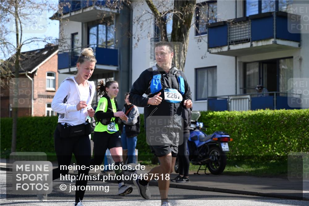12.04.2026 - 45. Internationalen Wilhelmsburger Insellauf J. Mangold http://msf.ph/oto/9467518 12.04.2026 11:05:29 Ziel 5810, 3322, 3420, 3920, 2267, 2268, 2767, 2767, 2481, 2449, 4865, 4188, 2749, 4477, 4476, 5818, 3717 meine-sportfotos.de