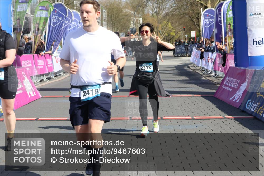 12.04.2026 - 45. Internationalen Wilhelmsburger Insellauf Strokosch-Dieckow http://msf.ph/oto/9467603 12.04.2026 11:18:06 Ziel 2419, 2420, 2312, 2241, 5309, 3944, 3398 meine-sportfotos.de