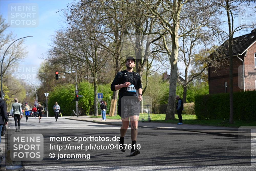 12.04.2026 - 45. Internationalen Wilhelmsburger Insellauf J. Mangold http://msf.ph/oto/9467619 12.04.2026 11:06:08 Ziel 4477, 4476, 5818, 3717, 2330, 3460, 4564, 3790, 2495, 3570, 2862, 2863, 5720 meine-sportfotos.de