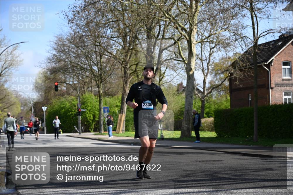 12.04.2026 - 45. Internationalen Wilhelmsburger Insellauf J. Mangold http://msf.ph/oto/9467622 12.04.2026 11:06:08 Ziel 4477, 4476, 5818, 3717, 2330, 3460, 4564, 3790, 2495, 3570, 2862, 2863, 5720 meine-sportfotos.de