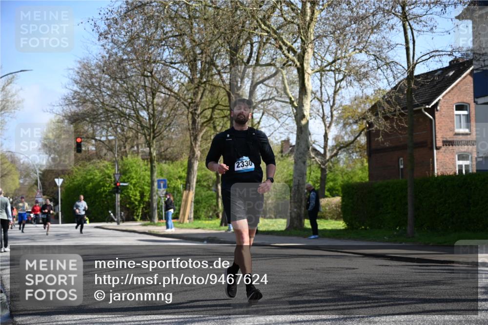 12.04.2026 - 45. Internationalen Wilhelmsburger Insellauf J. Mangold http://msf.ph/oto/9467624 12.04.2026 11:06:08 Ziel 4477, 4476, 5818, 3717, 2330, 3460, 4564, 3790, 2495, 3570, 2862, 2863, 5720 meine-sportfotos.de