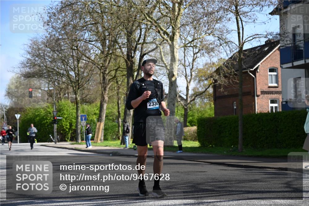 12.04.2026 - 45. Internationalen Wilhelmsburger Insellauf J. Mangold http://msf.ph/oto/9467628 12.04.2026 11:06:08 Ziel 4477, 4476, 5818, 3717, 2330, 3460, 4564, 3790, 2495, 3570, 2862, 2863, 5720 meine-sportfotos.de