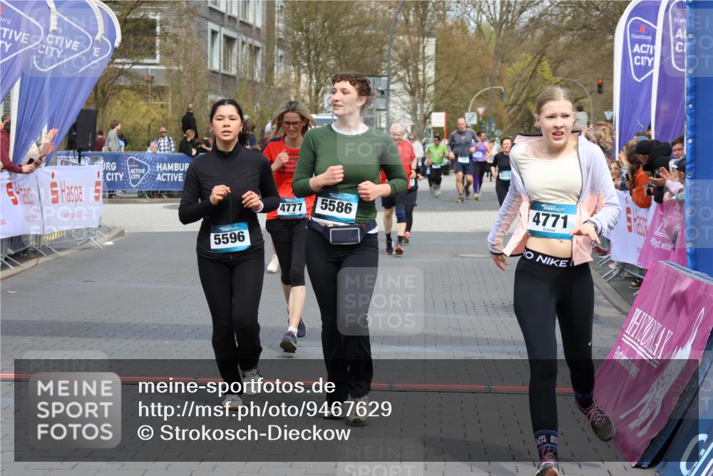 12.04.2026 - 45. Internationalen Wilhelmsburger Insellauf Strokosch-Dieckow http://msf.ph/oto/9467629 12.04.2026 13:09:44 Ziel 5783, 4973, 4771, 5586, 5596, 4777 meine-sportfotos.de