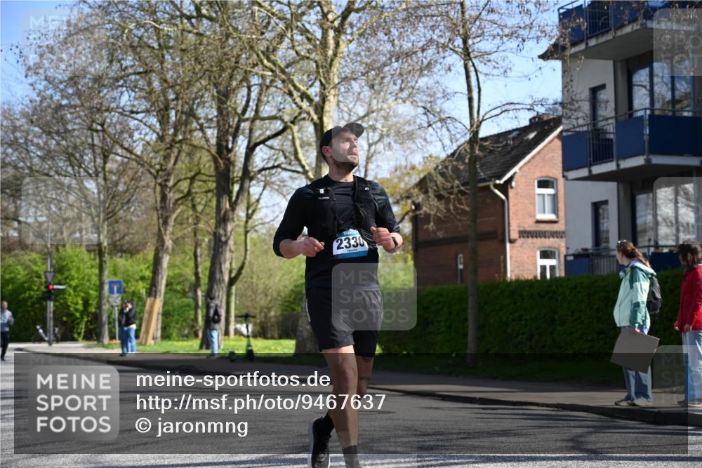 12.04.2026 - 45. Internationalen Wilhelmsburger Insellauf J. Mangold http://msf.ph/oto/9467637 12.04.2026 11:06:09 Ziel 5818, 3717, 2330, 3460, 4564, 3790, 2495, 3570, 2862, 2863, 3570, 2862, 2863, 5720 meine-sportfotos.de