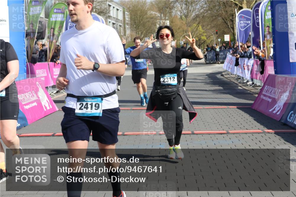 12.04.2026 - 45. Internationalen Wilhelmsburger Insellauf Strokosch-Dieckow http://msf.ph/oto/9467641 12.04.2026 11:18:06 Ziel 2419, 2420, 2312, 2241, 5309, 3944, 3398 meine-sportfotos.de