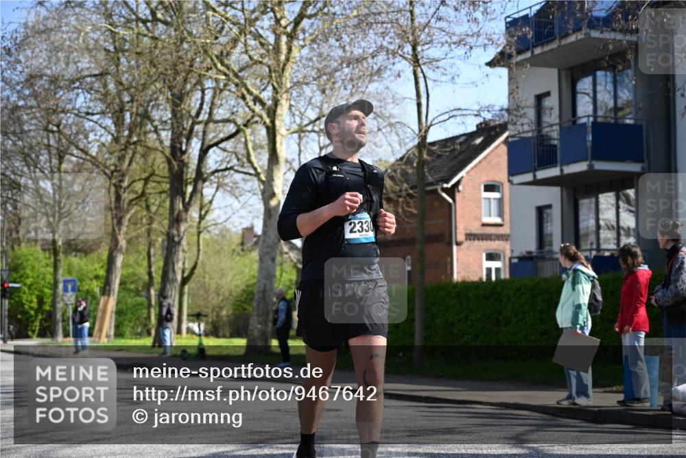 12.04.2026 - 45. Internationalen Wilhelmsburger Insellauf J. Mangold http://msf.ph/oto/9467642 12.04.2026 11:06:09 Ziel 5818, 3717, 2330, 3460, 4564, 3790, 2495, 3570, 2862, 2863, 3570, 2862, 2863, 5720 meine-sportfotos.de