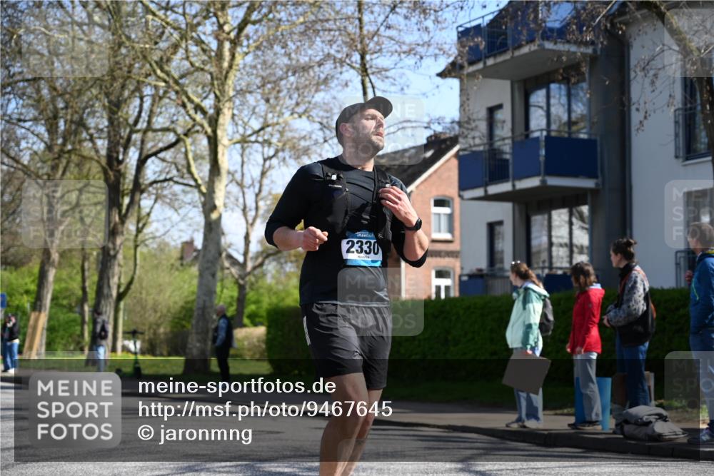 12.04.2026 - 45. Internationalen Wilhelmsburger Insellauf J. Mangold http://msf.ph/oto/9467645 12.04.2026 11:06:09 Ziel 5818, 3717, 2330, 3460, 4564, 3790, 2495, 3570, 2862, 2863, 3570, 2862, 2863, 5720 meine-sportfotos.de