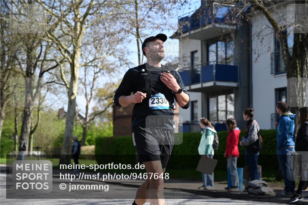 12.04.2026 - 45. Internationalen Wilhelmsburger Insellauf J. Mangold http://msf.ph/oto/9467648 12.04.2026 11:06:10 Ziel 3717, 2330, 3460, 4564, 3790, 3790, 2495, 3570, 2862, 2863, 5720 meine-sportfotos.de