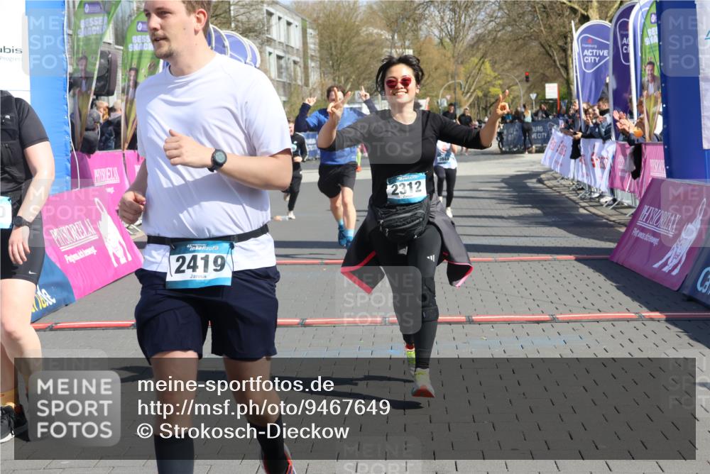 12.04.2026 - 45. Internationalen Wilhelmsburger Insellauf Strokosch-Dieckow http://msf.ph/oto/9467649 12.04.2026 11:18:06 Ziel 2419, 2420, 2312, 2241, 5309, 3944, 3398 meine-sportfotos.de