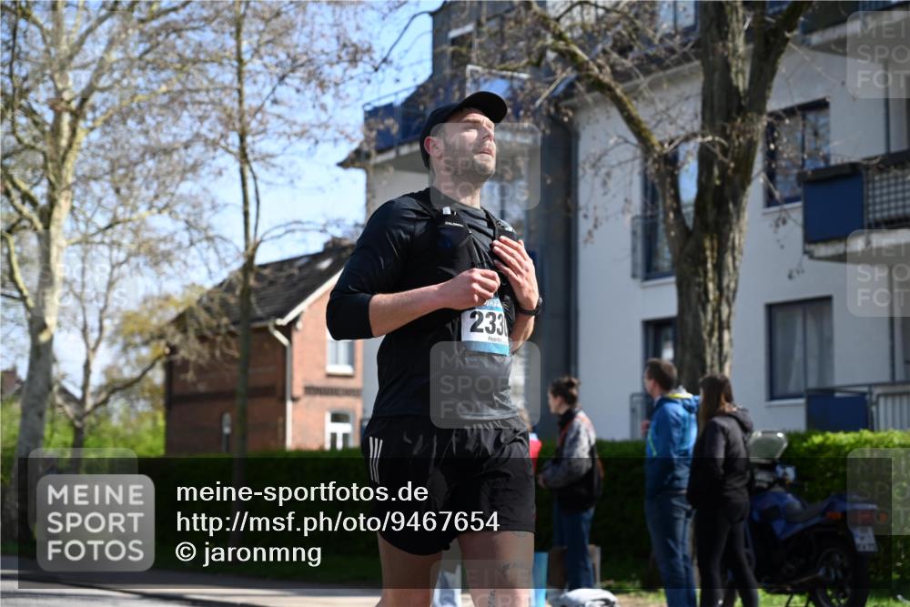 12.04.2026 - 45. Internationalen Wilhelmsburger Insellauf J. Mangold http://msf.ph/oto/9467654 12.04.2026 11:06:10 Ziel 3717, 2330, 3460, 4564, 3790, 3790, 2495, 3570, 2862, 2863, 5720 meine-sportfotos.de