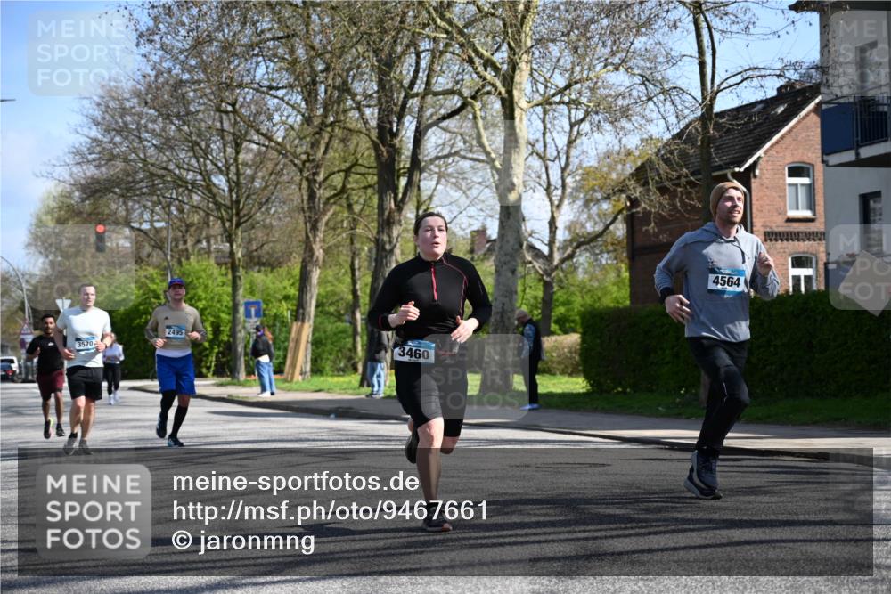 12.04.2026 - 45. Internationalen Wilhelmsburger Insellauf J. Mangold http://msf.ph/oto/9467661 12.04.2026 11:06:19 Ziel 2330, 3460, 4564, 3790, 2495, 3570, 2862, 2863, 5720 meine-sportfotos.de