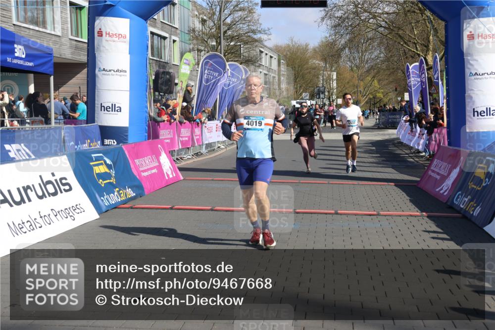 12.04.2026 - 45. Internationalen Wilhelmsburger Insellauf Strokosch-Dieckow http://msf.ph/oto/9467668 12.04.2026 11:02:16 Ziel 3466, 4612, 4019, 4326 meine-sportfotos.de