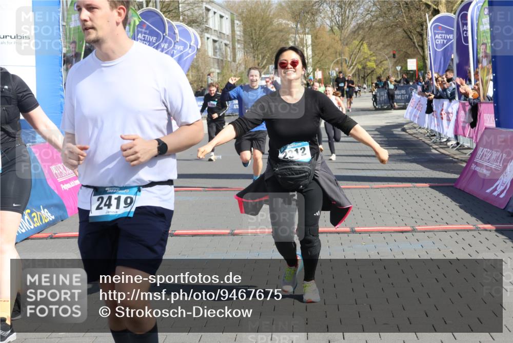 12.04.2026 - 45. Internationalen Wilhelmsburger Insellauf Strokosch-Dieckow http://msf.ph/oto/9467675 12.04.2026 11:18:06 Ziel 2419, 2420, 2312, 2241, 5309, 3944, 3398 meine-sportfotos.de