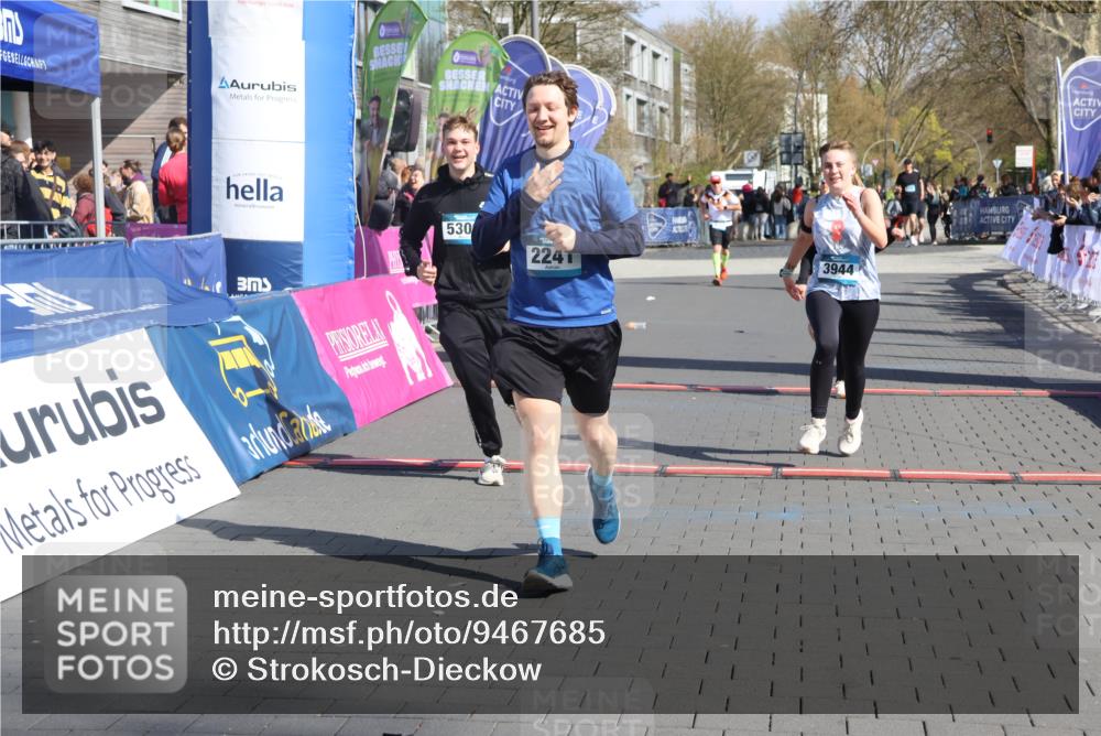 12.04.2026 - 45. Internationalen Wilhelmsburger Insellauf Strokosch-Dieckow http://msf.ph/oto/9467685 12.04.2026 11:18:09 Ziel 2312, 2241, 5309, 3944, 3398 meine-sportfotos.de
